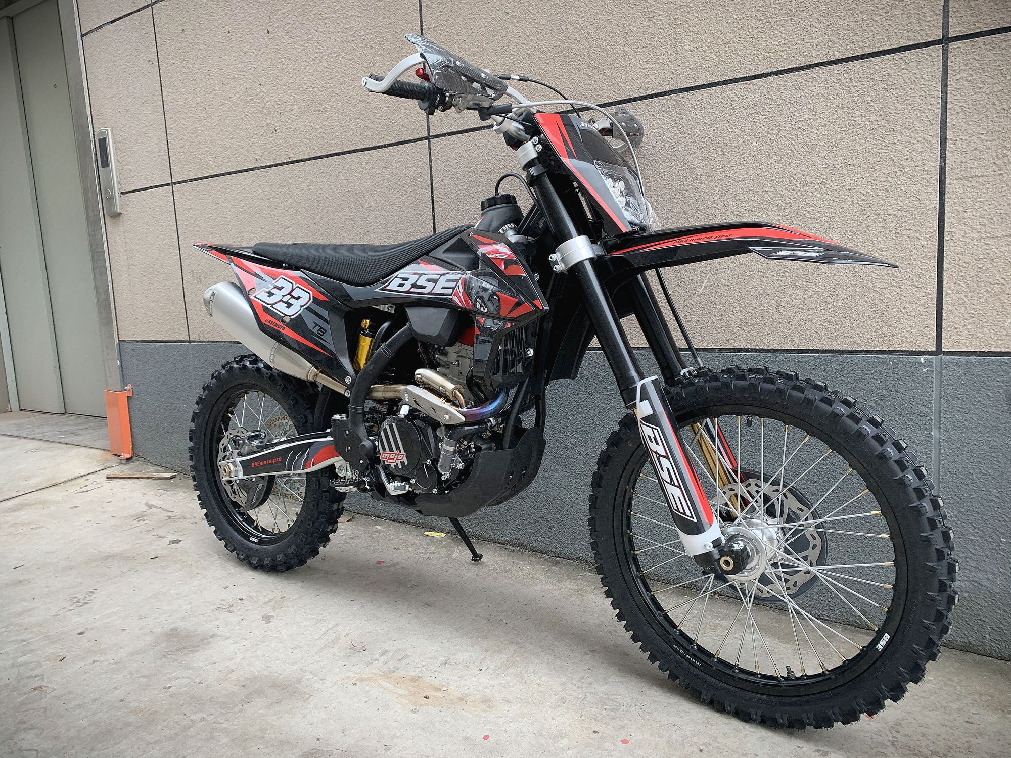 Кроссовый мотоцикл BSE T8 Red Bear (015)