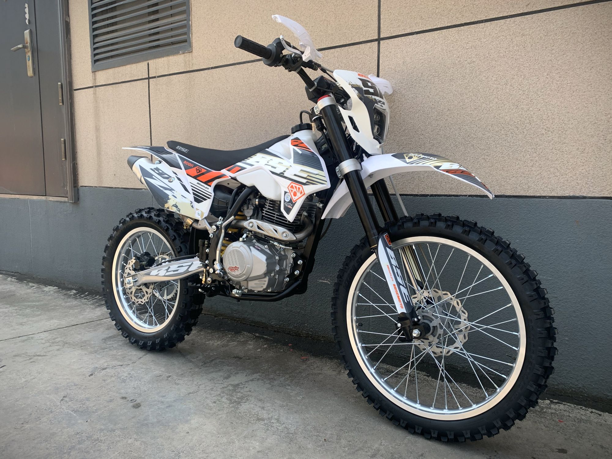 Кроссовый мотоцикл BSE Z2 21/18 Roqvi Orange (015)