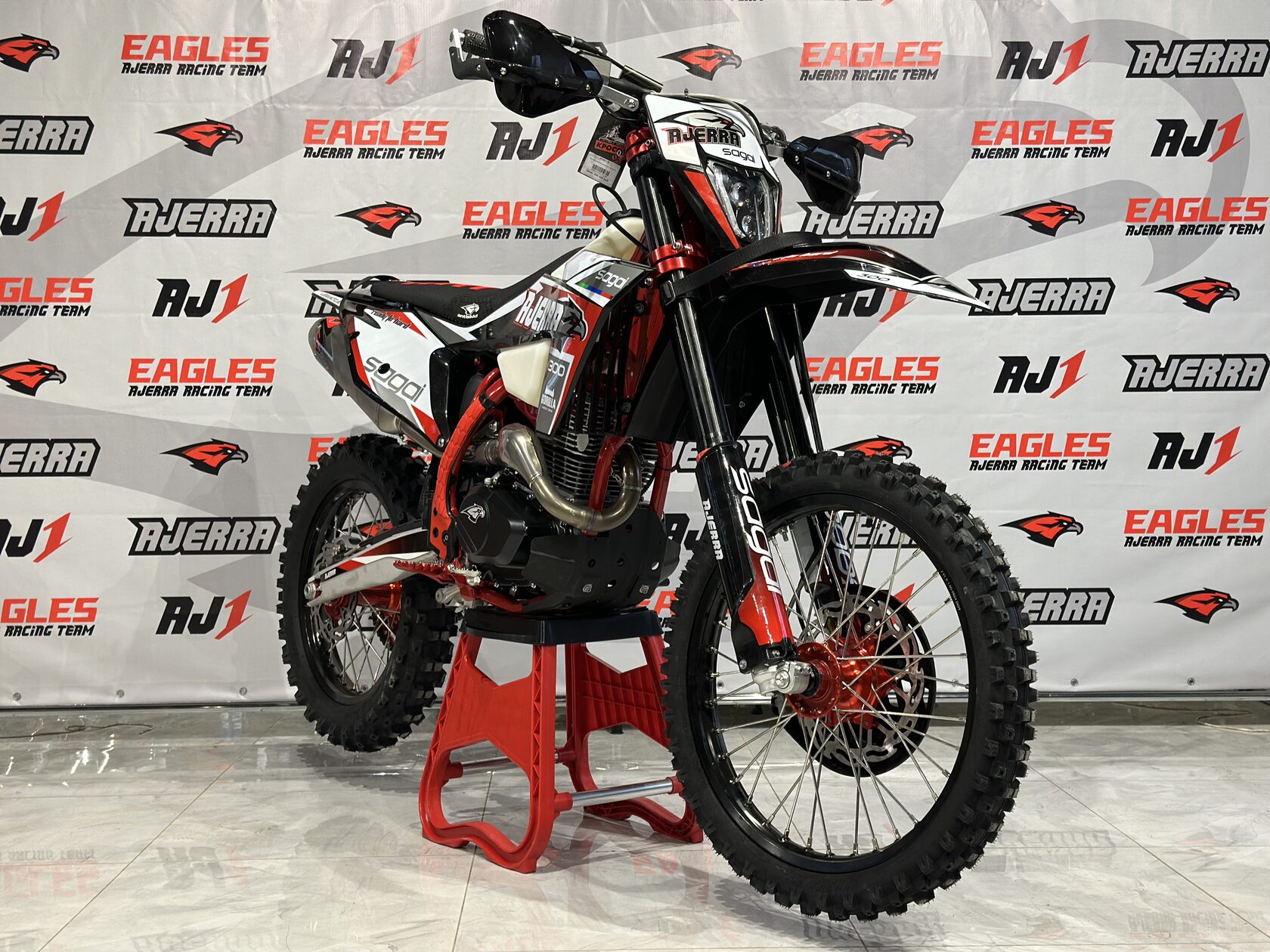 Мотоцикл AJERRA SAGAI CB300RL 4 valve