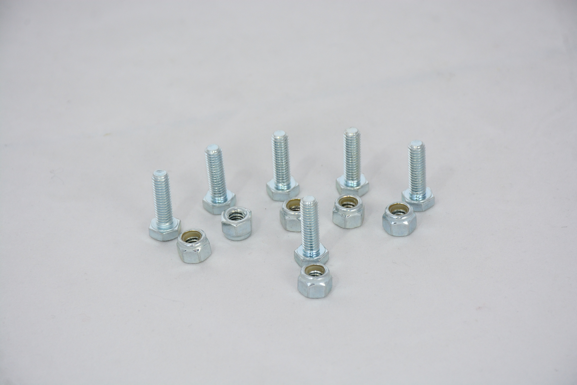 Комплект болтов тормозного диска с гайками (6шт.) SM-PARTS SM-DB05