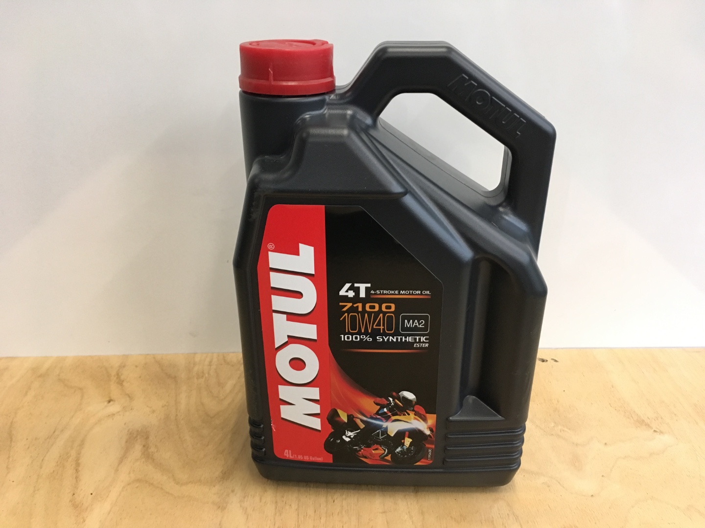 Масло Motul 4T 7100 10W-40 100% Synth. Ester 4л