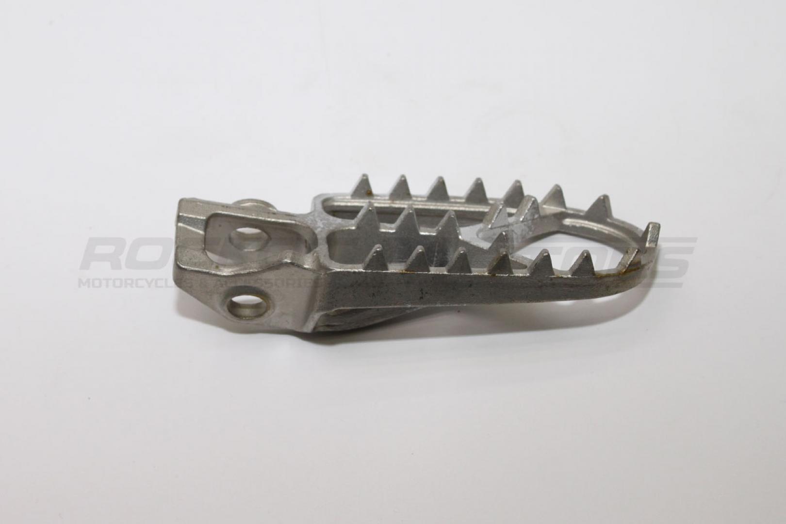 Подножка водителя эндуро (правая)