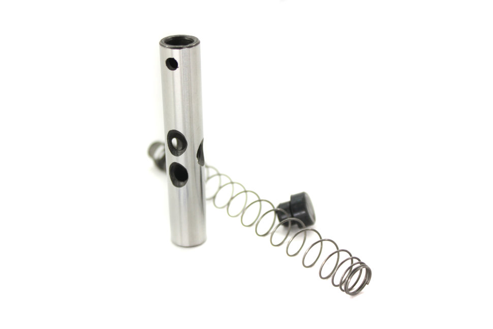 Шток натяжителя цепи ГРМ с пружиной и заглушкой KAYO двиг. LF120 см3 CN