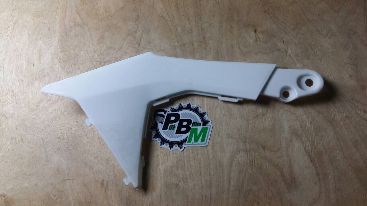 Обтекатель левый передний белый PH-10