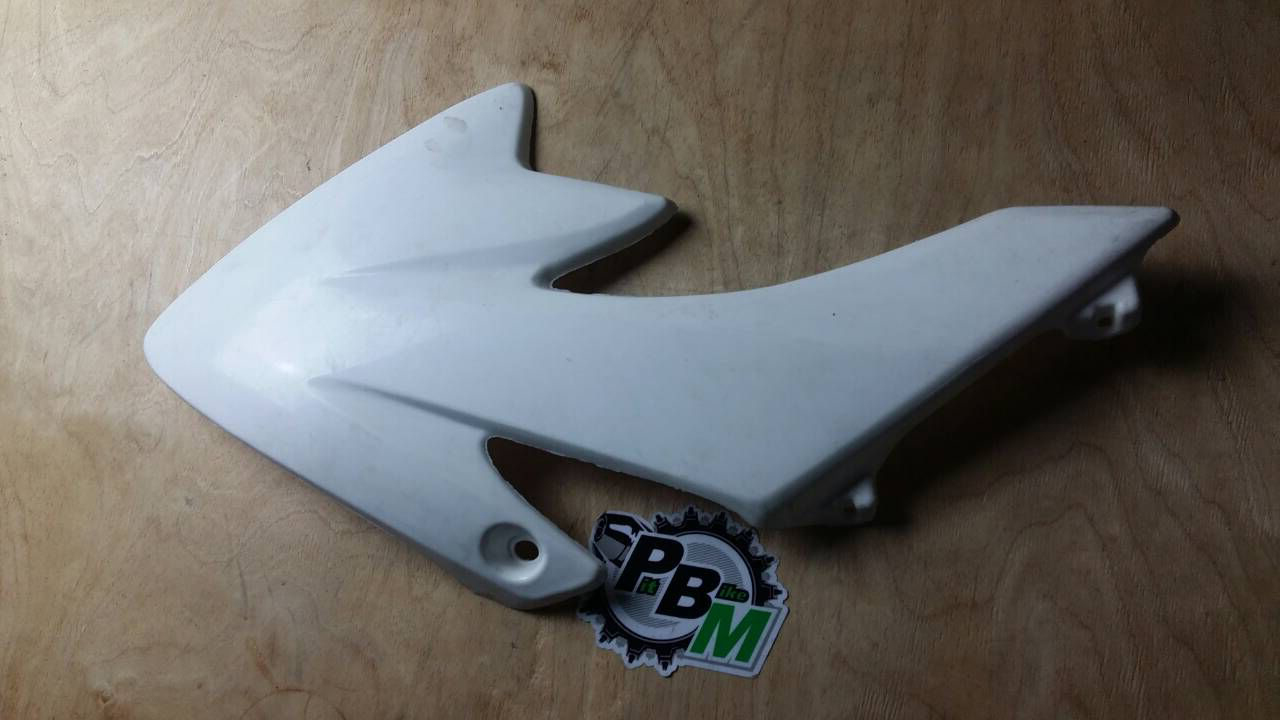 Обтекатель передний правый белый CRF70