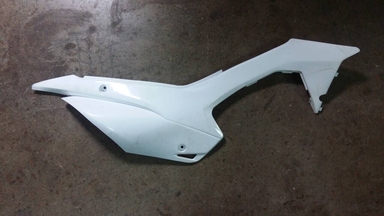 Обтекатель правый белый PH-10