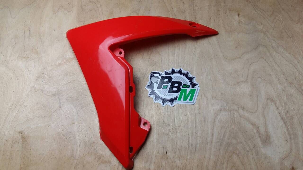 Уголок левый красный PH-10