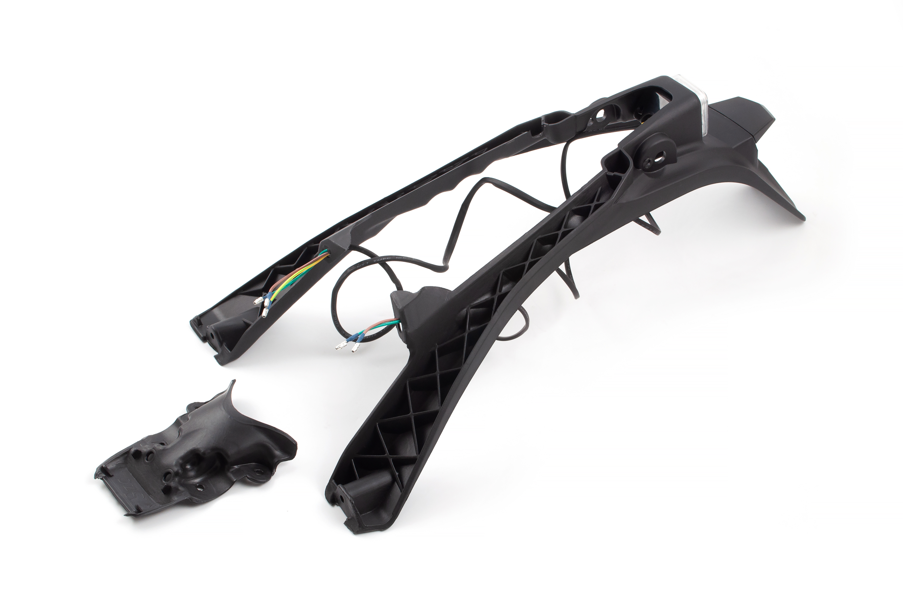 Подкрылок со стоп сигналом HS 16-24