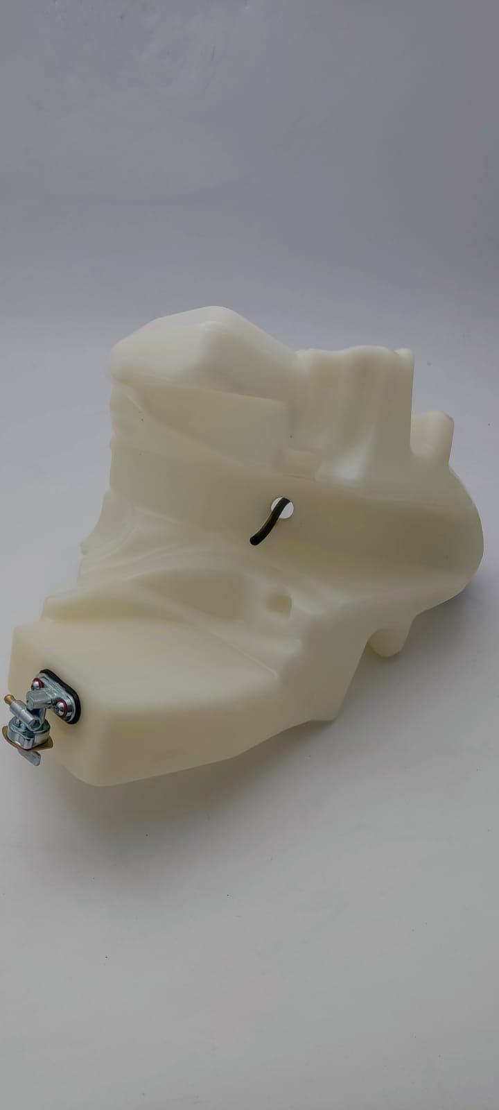 Топливный бак 7.5л BRZ x7 / gr8/ Hasky F8/ Avantis 300 pro (fuel tank)