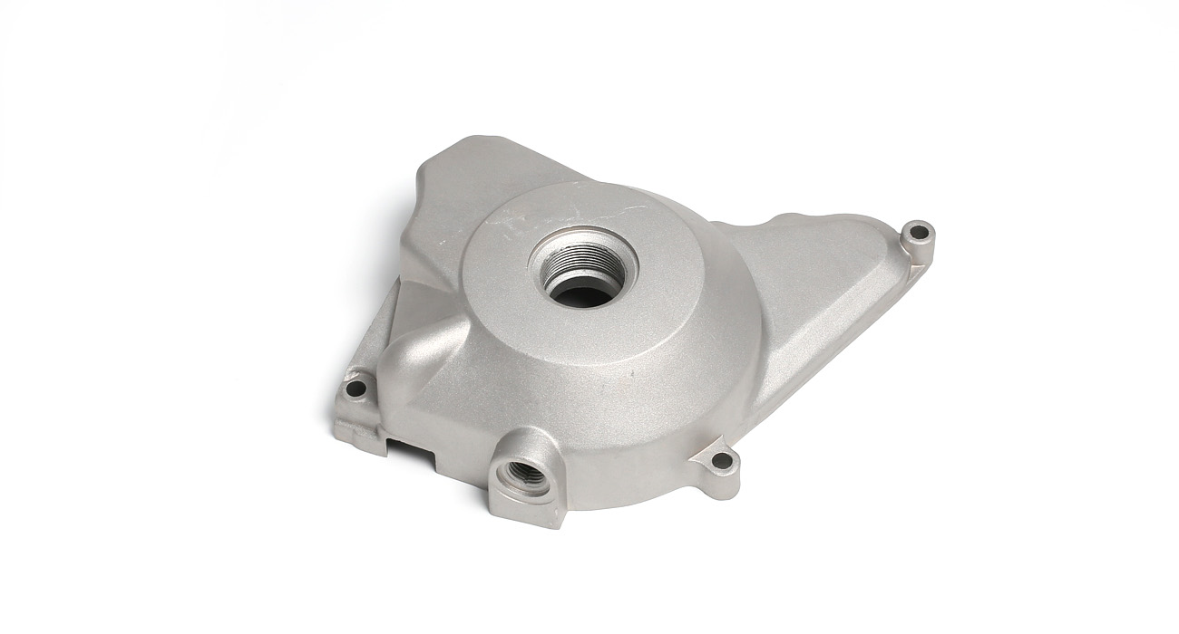 Крышка левого картера двигателя передняя 120-140 см3 (эл.стартер)  SM-PARTS