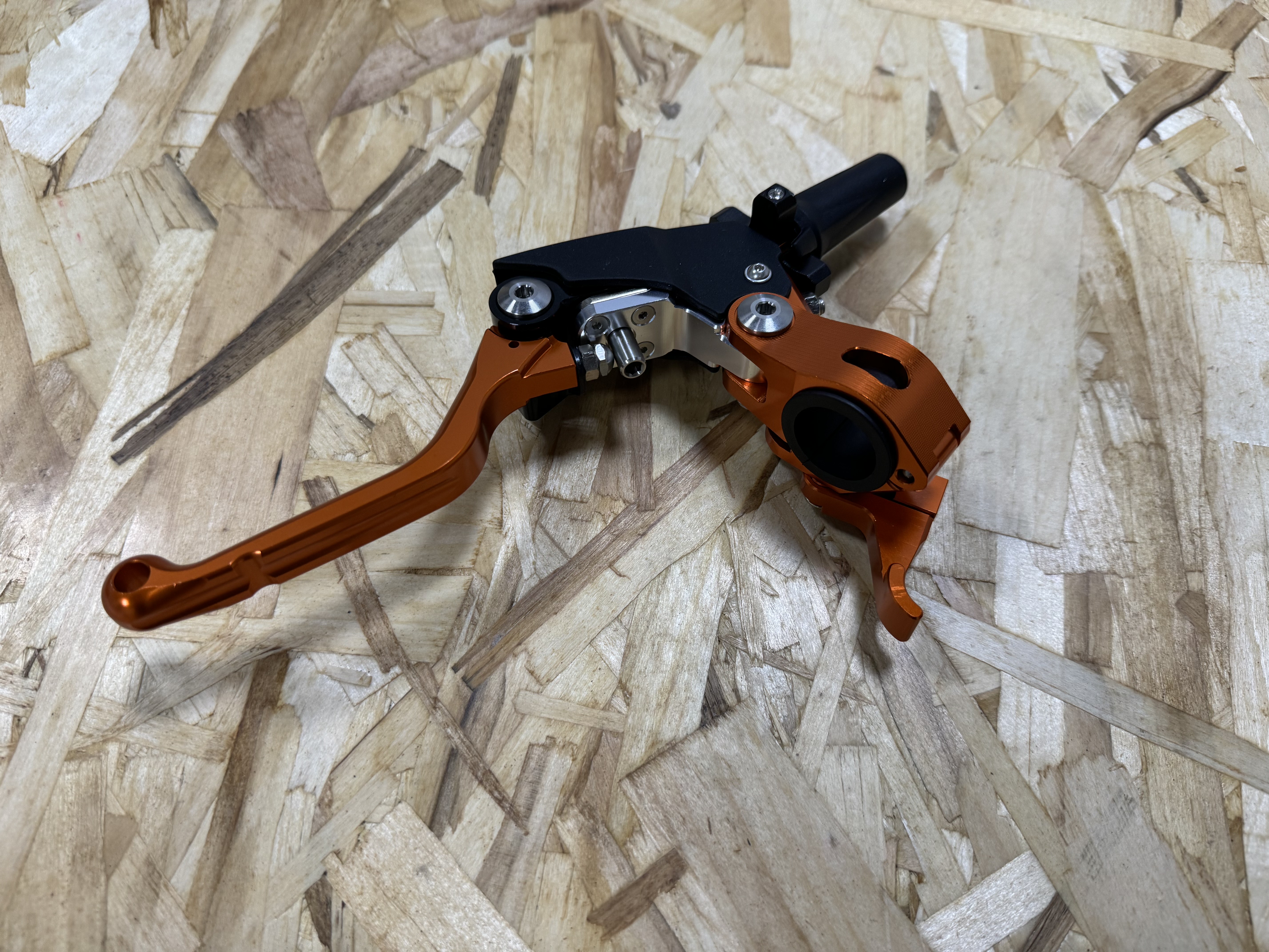 Рычаг сцепления складной CNC (BRZ X8/Procida/Progasi) оранжевый