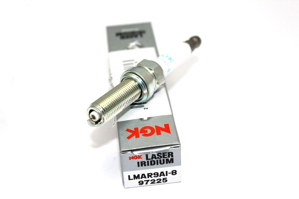 Свеча NGK LMAR9AI-8 (KTM 350 EXC, XC-F 10- )