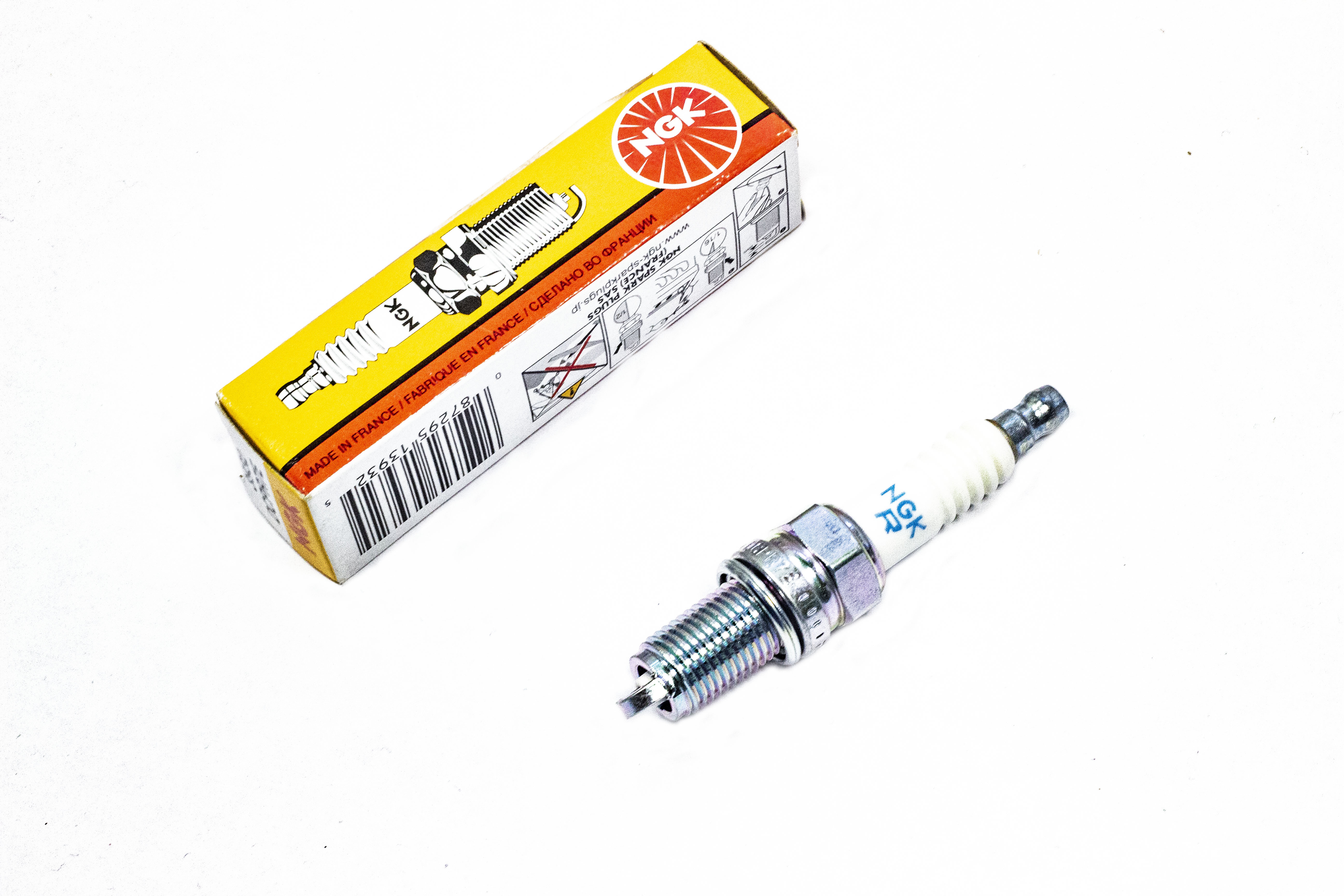 Свеча NGK DCPR7E